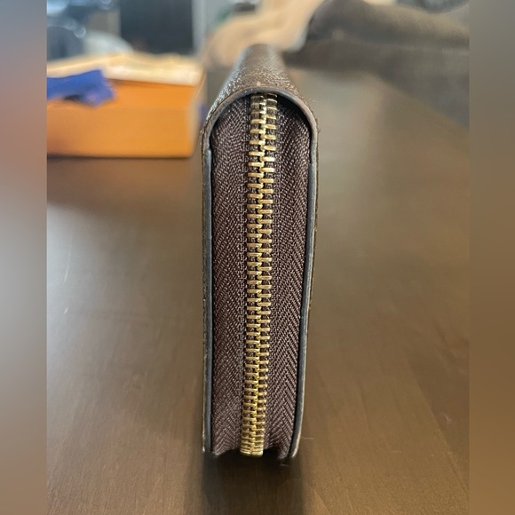 Louis Vuitton Zippy Wallet - Brown Monogram - Picture 9 of 14
